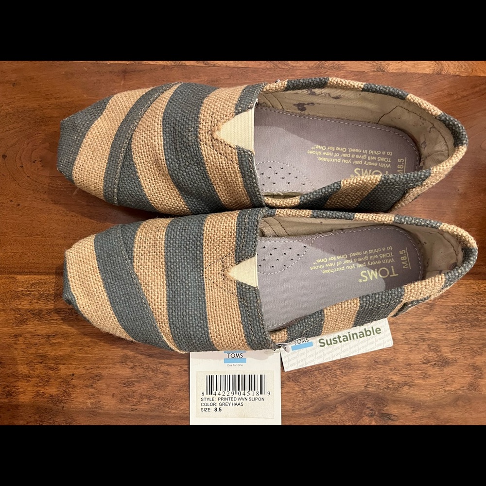Tom’s Mens Grey snd Tan Shoes Size 8.5 New in Box